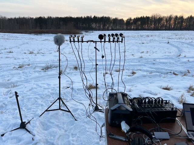 Macierz mikrofonowa podczas testów terenowych zimą